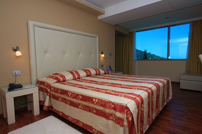 Grand Park Hotel